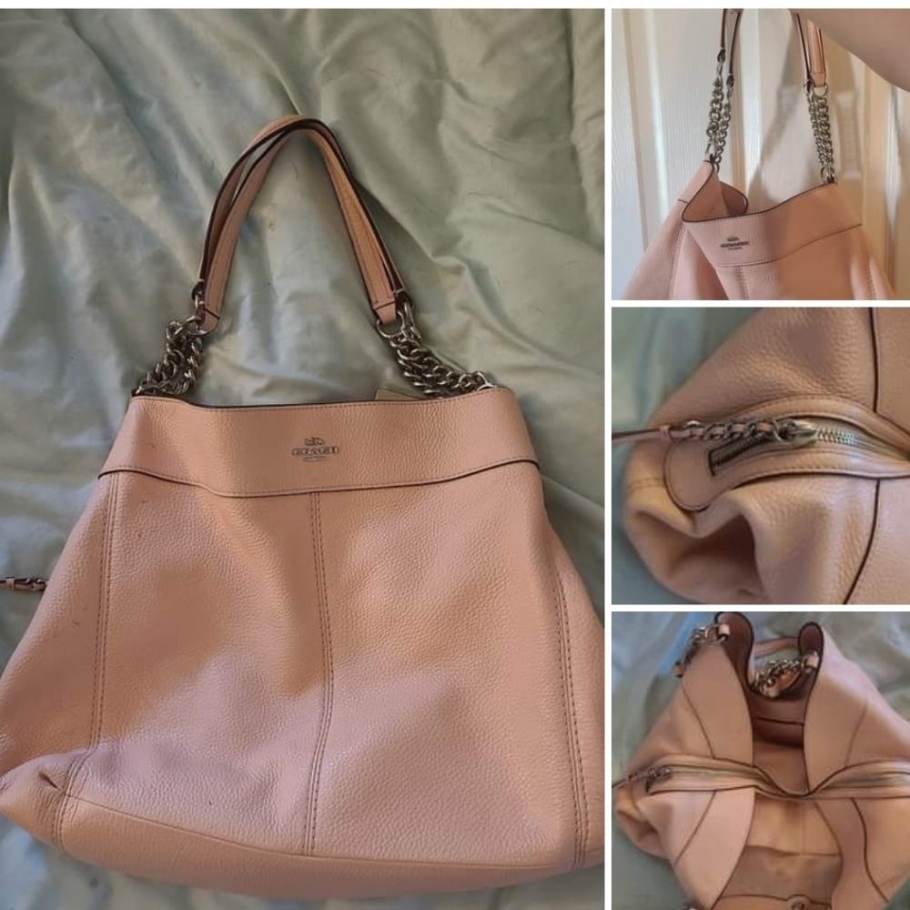 Coach light  pink rare color purse Like NEW  condition.